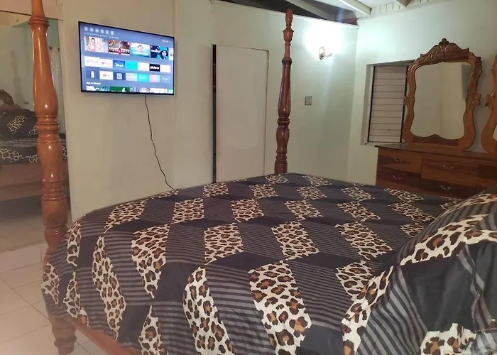 Queste Ochi Town House