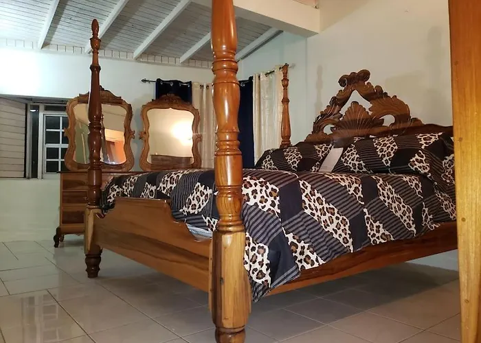 Apartment Queste Ochi Town House